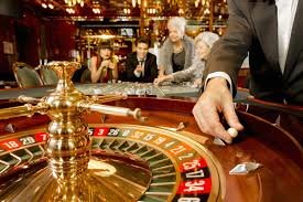 Pengguna mengatur dana deposit di ponsel